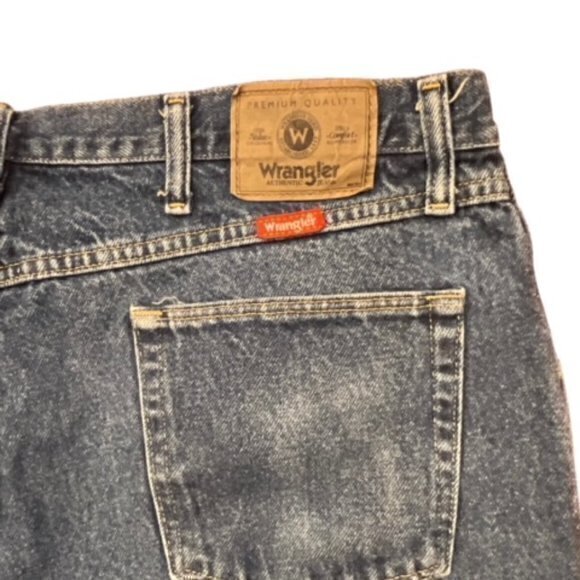 Wrangler Men's‎ size 40x30 Regular Fit Jeans 96501MR Western Country Work Rodeo - Picture 1 of 8